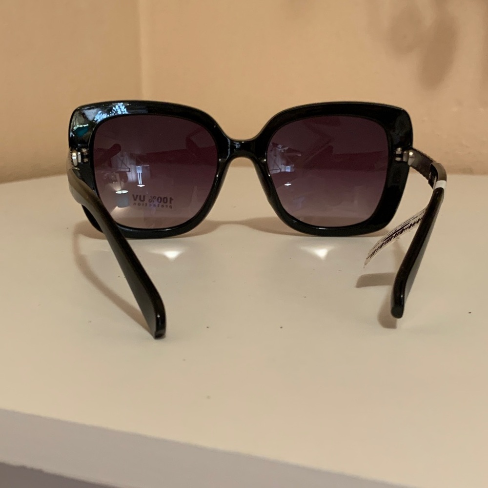 Torrid Black Square Sunglasses - Picture 3 of 7